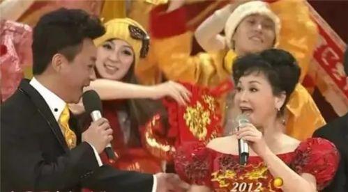 春晚主持爆料视频播放,揭秘幕后精彩瞬间
