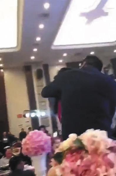 在酒店被强吻视频,不期而至的强吻事件回顾
